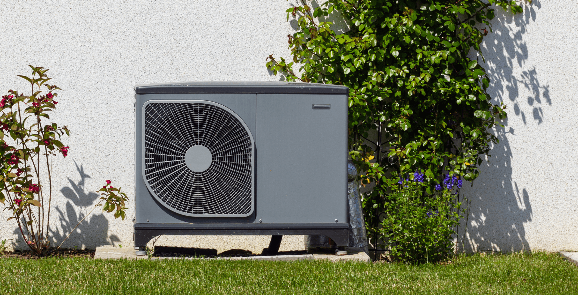 Ausseneinheit einer Luft-Wasser-Wärmepumpe