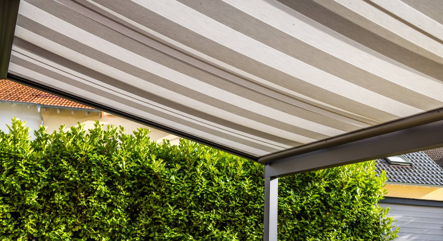 Bild einer Pergola-Markise mit schienengeführtem Tuch