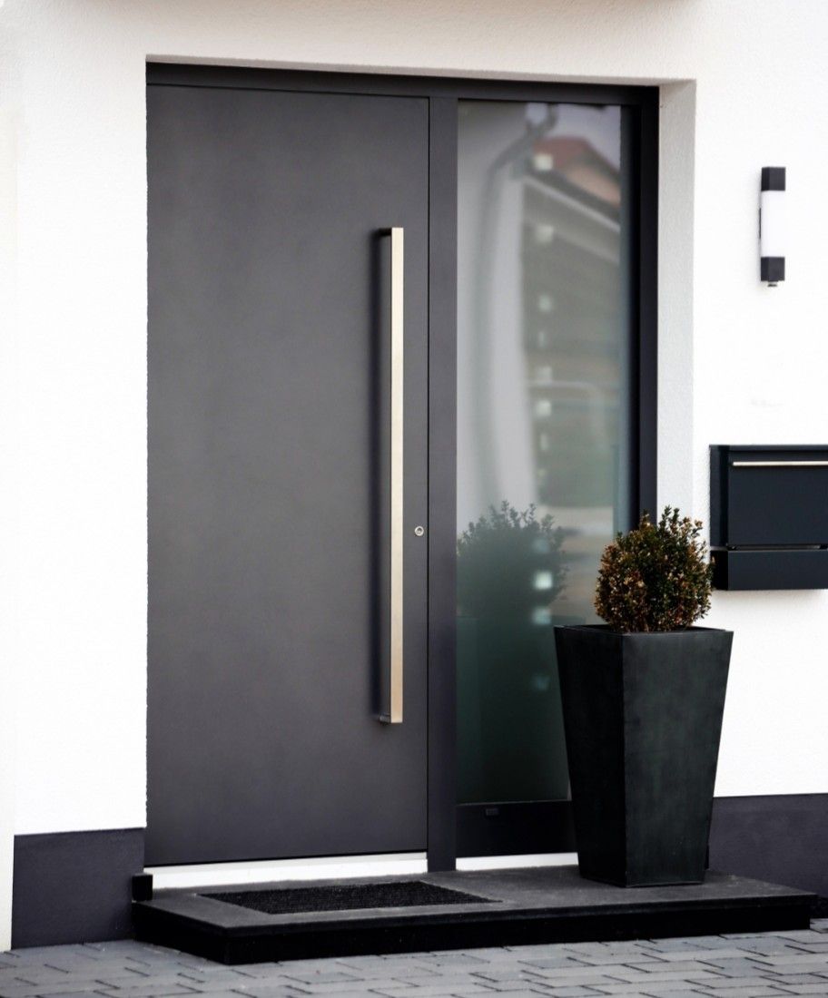 Massive Sicherheitstür für eine Wohnung